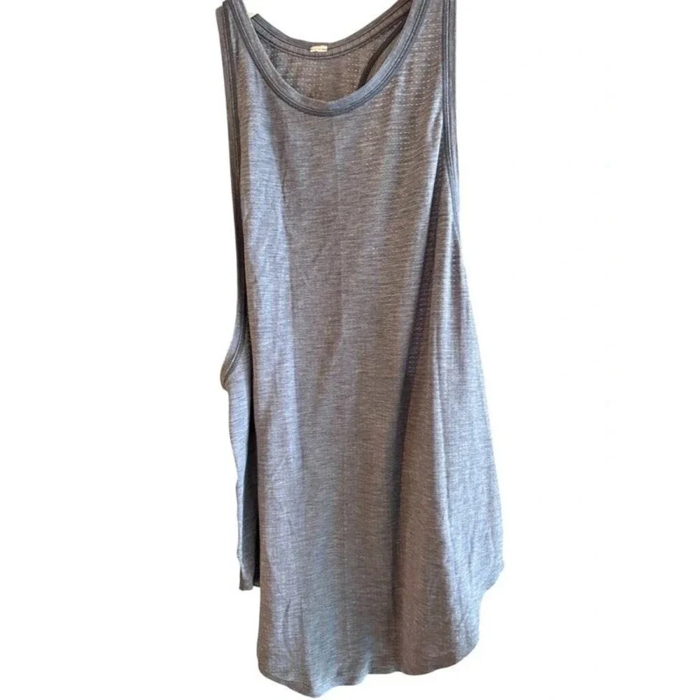 Lululemon tank size small?